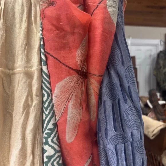 Elegant Multicolor Scarves Collection - Picture 3 of 3